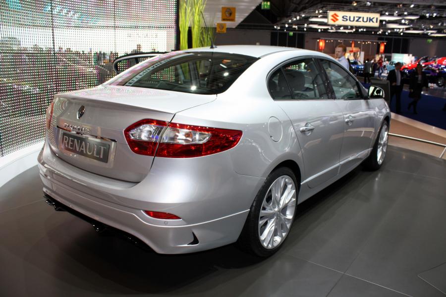  Renault Fluence 2010 года  (фото 19 из 146)